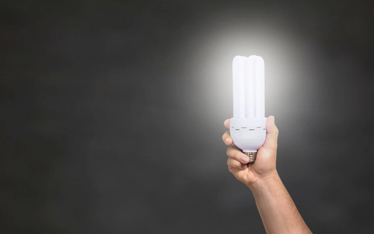 Lampy DIY: Nápady na vytváření vlastních lamp a stínítek, které ladí s vaším interiérem