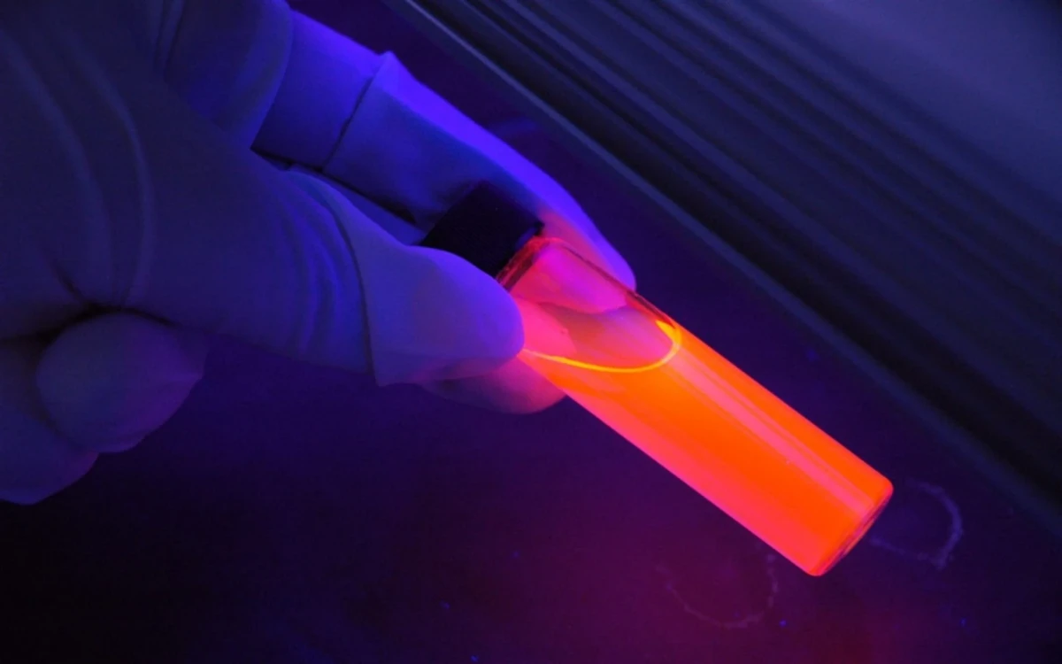 Osvětlení UV-C: jak může ultrafialové osvětlení typu c pomoci při dezinfekci povrchů a vzduchu v domácnostech a veřejných prostorech?